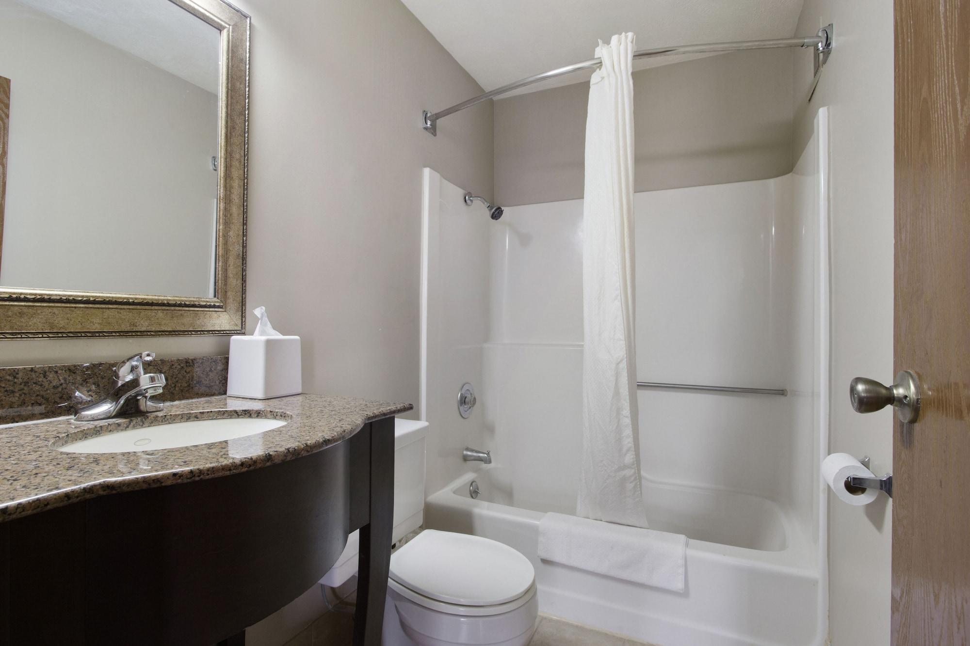 Red Lion Inn & Suites Olathe Kansas City Екстериор снимка