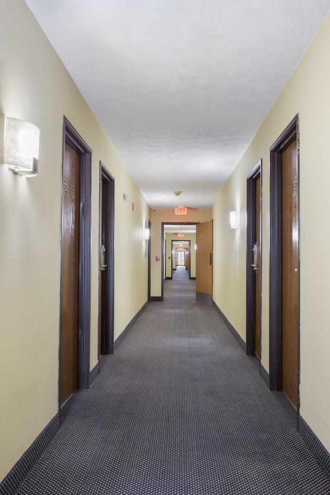 Red Lion Inn & Suites Olathe Kansas City Екстериор снимка