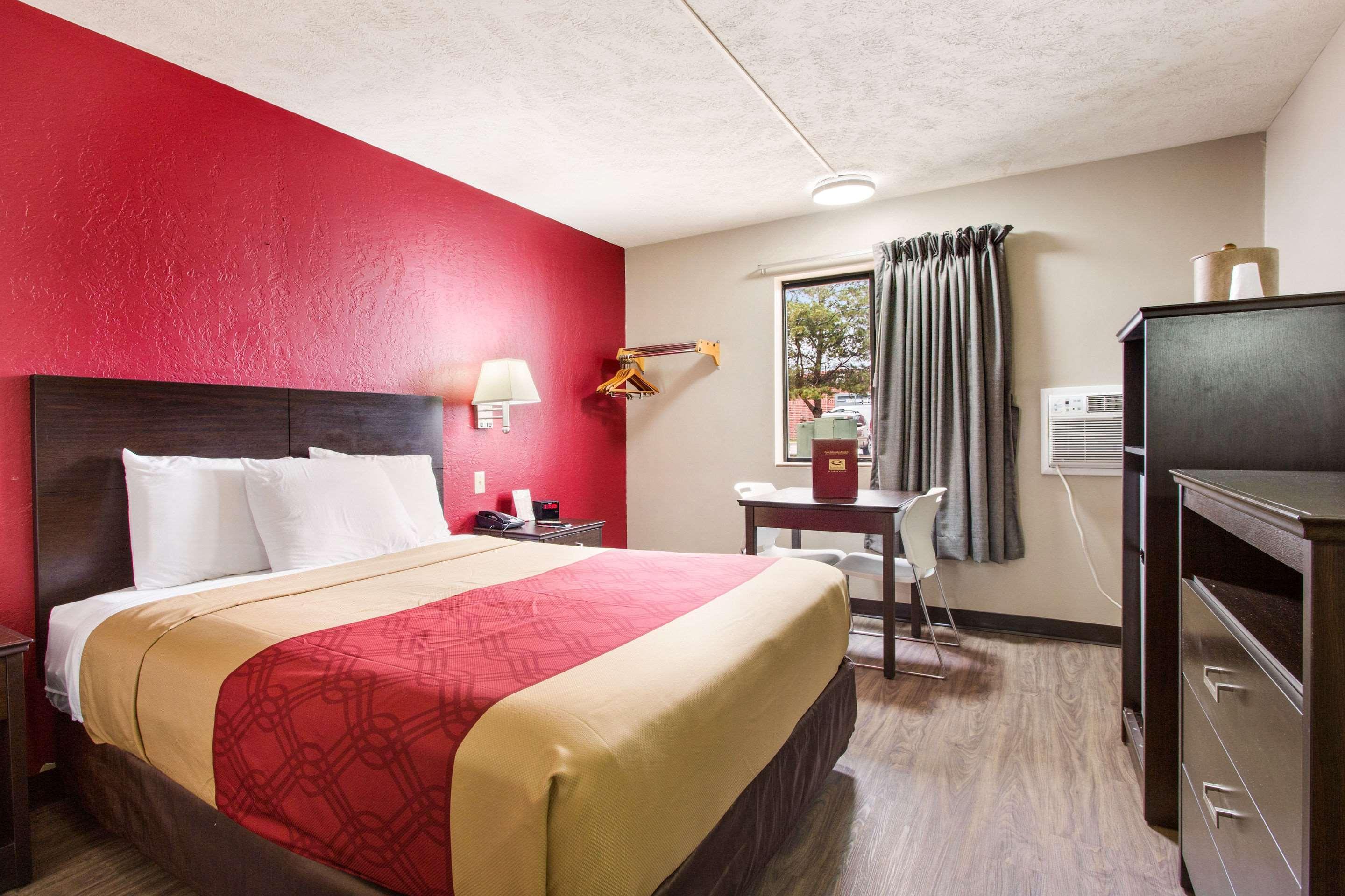 Red Lion Inn & Suites Olathe Kansas City Екстериор снимка