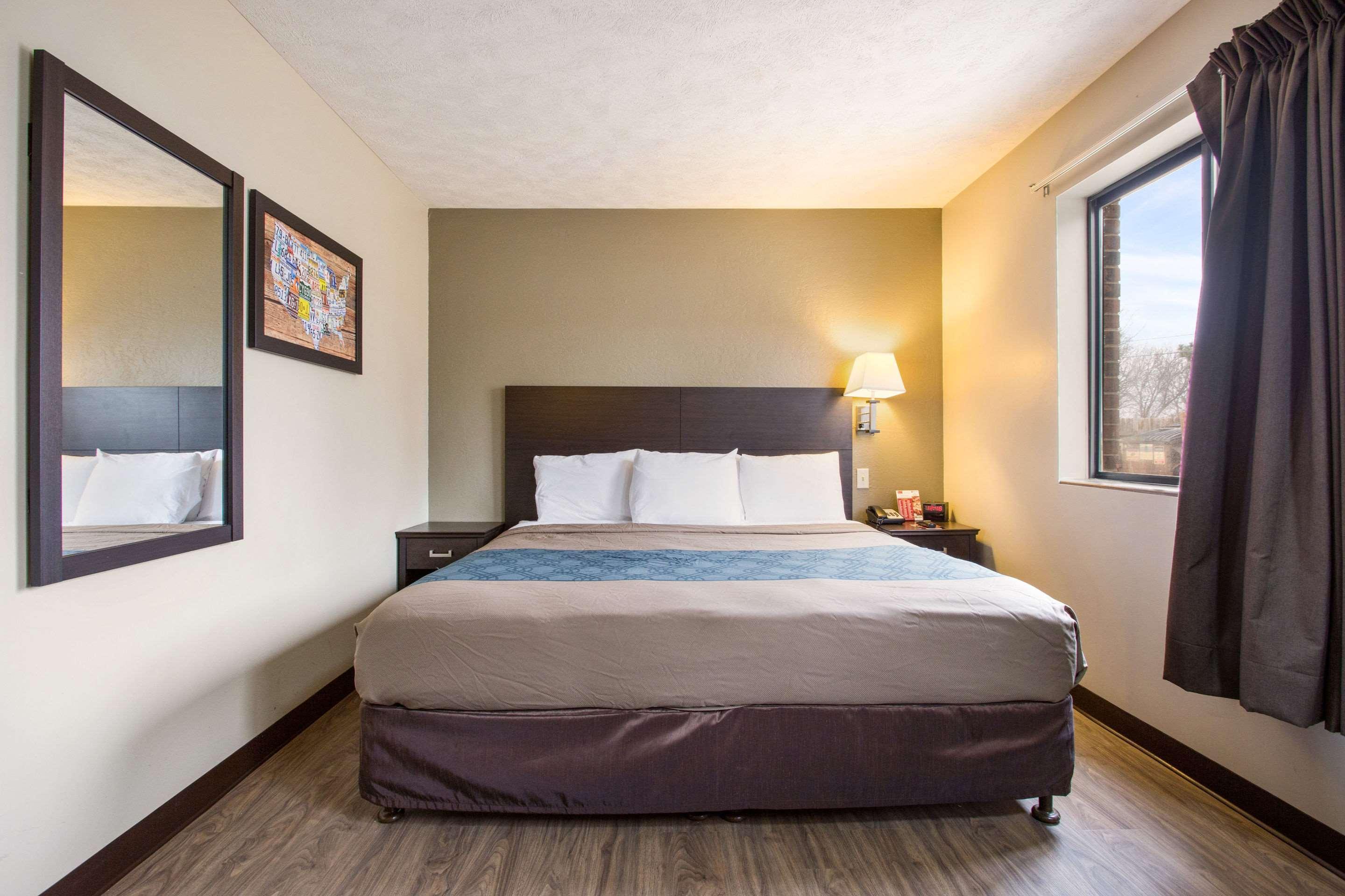 Red Lion Inn & Suites Olathe Kansas City Екстериор снимка