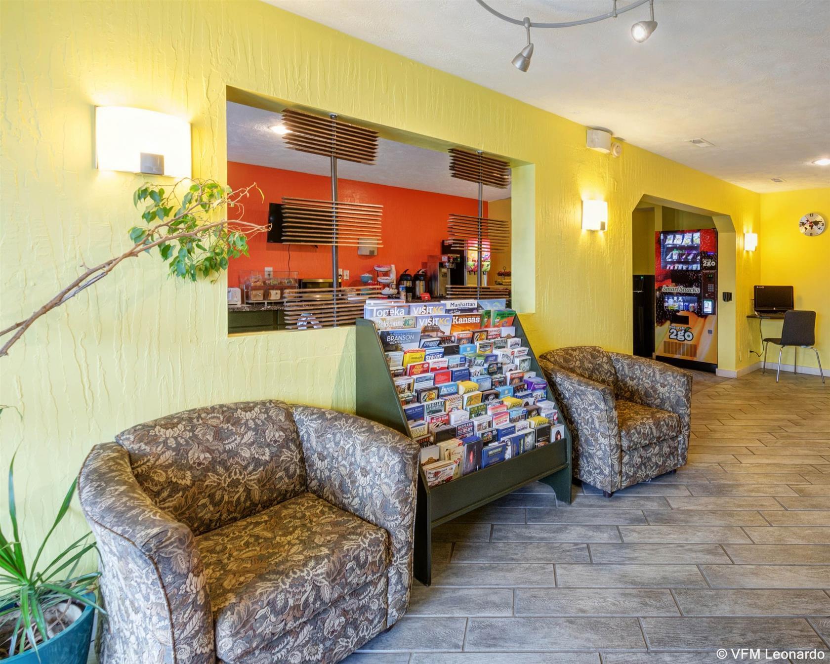 Red Lion Inn & Suites Olathe Kansas City Екстериор снимка