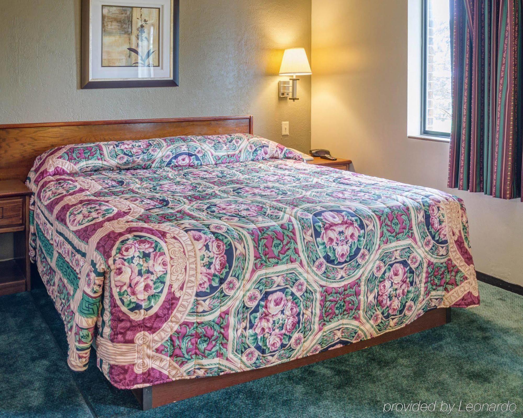 Red Lion Inn & Suites Olathe Kansas City Екстериор снимка